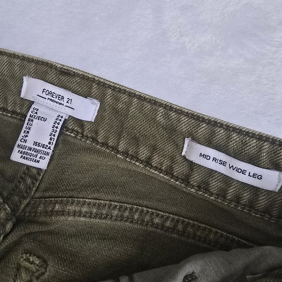 Mid Rise Wide Leg Jeans - Picture 5 of 8